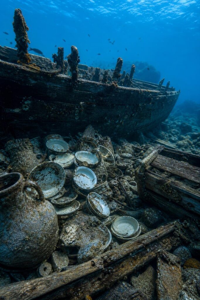 ancient shipwreck Turkey illustration for A 2,100-Year-Old Shipwreck Off Turkey Was Carrying Luxury Dinnerware to Rome